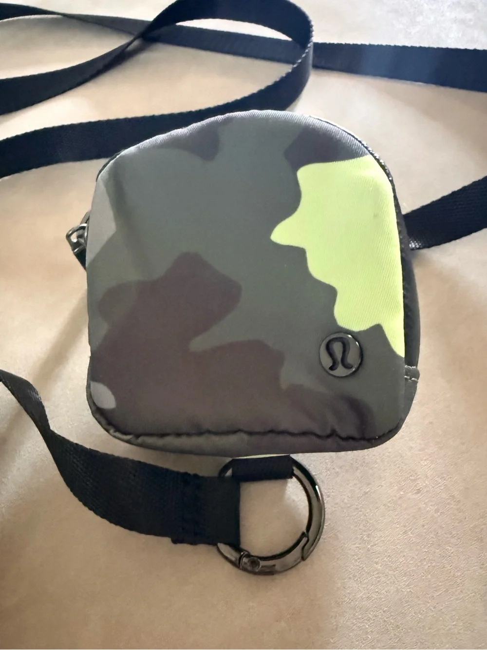 lululemon Phone Crossbody Heritage Camo Neo Mint Multi Adjustable Strap Travel
